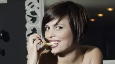 Cum se reface Andreea Popescu dupa operatia la fata? Poarta inca bandaje, dar are vesti bune!