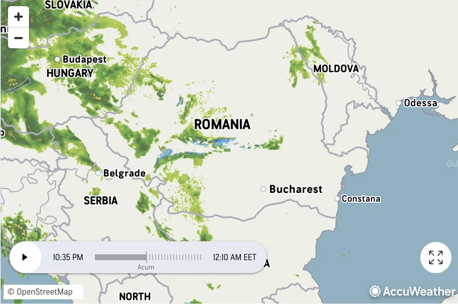 Radar de vreme în România: zonele în care sunt anunțate ninsori sunt semnalate prin nuanțe de albastru. Sursa foto: AccuWeather