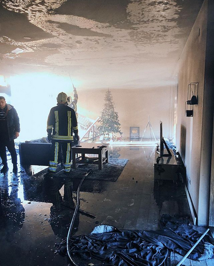 Dezastru pentru celebrul vlogger Ilie! Casa i-a ars la puţin timp după ce o terminase. Imagini tulburătoare