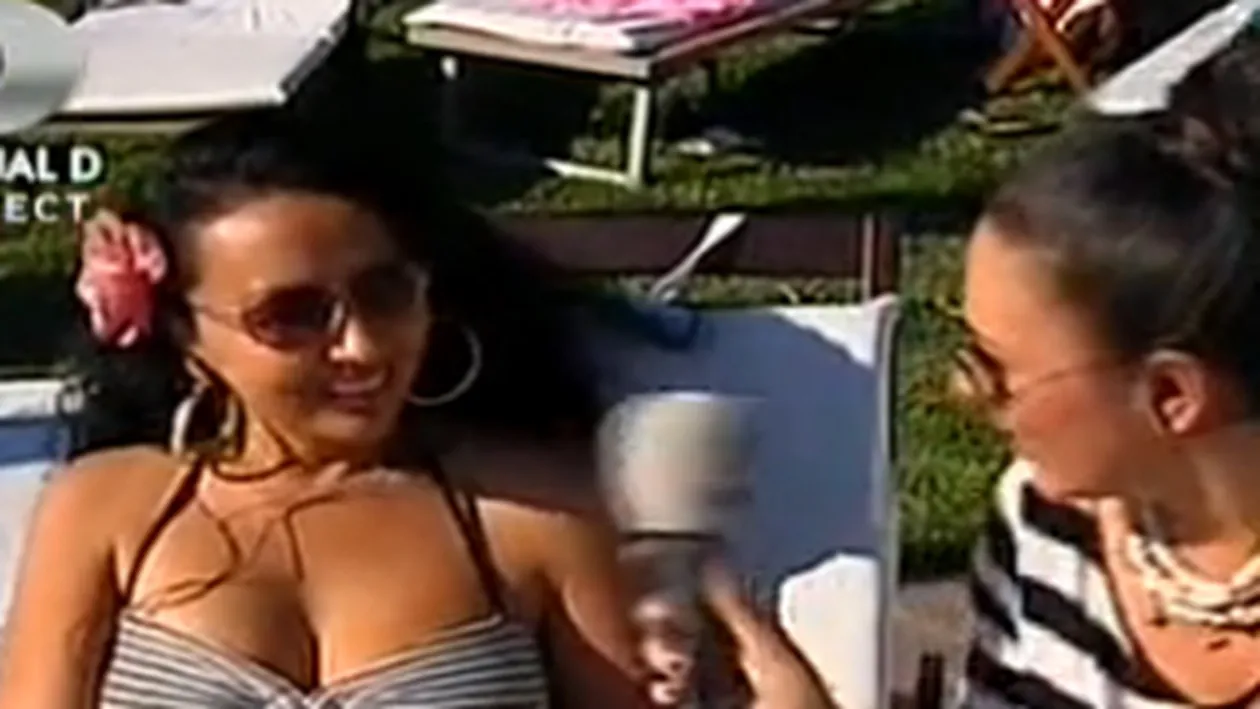 VIDEO Narcisa, fosta iubita a lui Guta, si-a etalat silueta sexy la piscina! Ce zici arata bine?