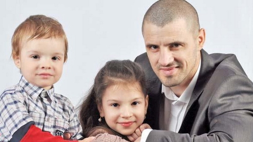 Fiul lui Pavel Stratan, un adevarat actor in devenire! Specialitatea lui: pamfletul. Uite cum rade de Oana Lis
