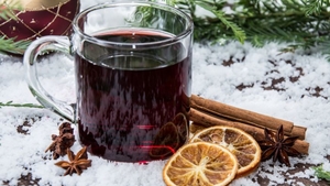 Ce se întâmplă în corpul tău dacă bei o cană de vin fiert. Avertismentul specialiștilor