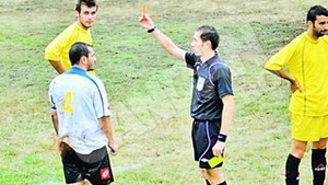 Un grup de arbitri din ligile inferioare acuza: "Promovari cu peste, bautura si bani"