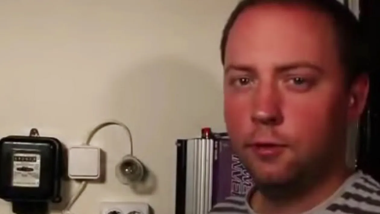 Acest român a inventat „metoda legală“ prin care păcăleşte contorul electric şi plăteşte mai puţini bani la factura de curent