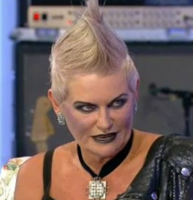 Cum arăta Monica Tatoiu pe vremea când era iubita lui Florin Călinescu. Relația se consuma la discotecă și în parc
