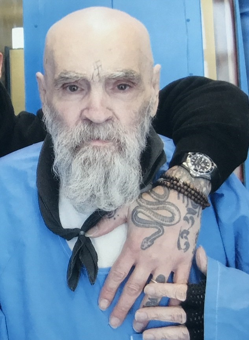 Acestea au fost ultimele cuvinte ale celui mai fioros criminal în serie din toate timpurile! Ce a spus Charles Manson chiar înainte să moară: „Dragoste pentru…”