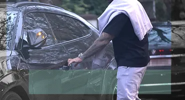 Ireal! Cum îl copiază Alex Bodi pe legendarul Maradona! Musculosul ”lovește” cu încă o apariție spectaculoasă