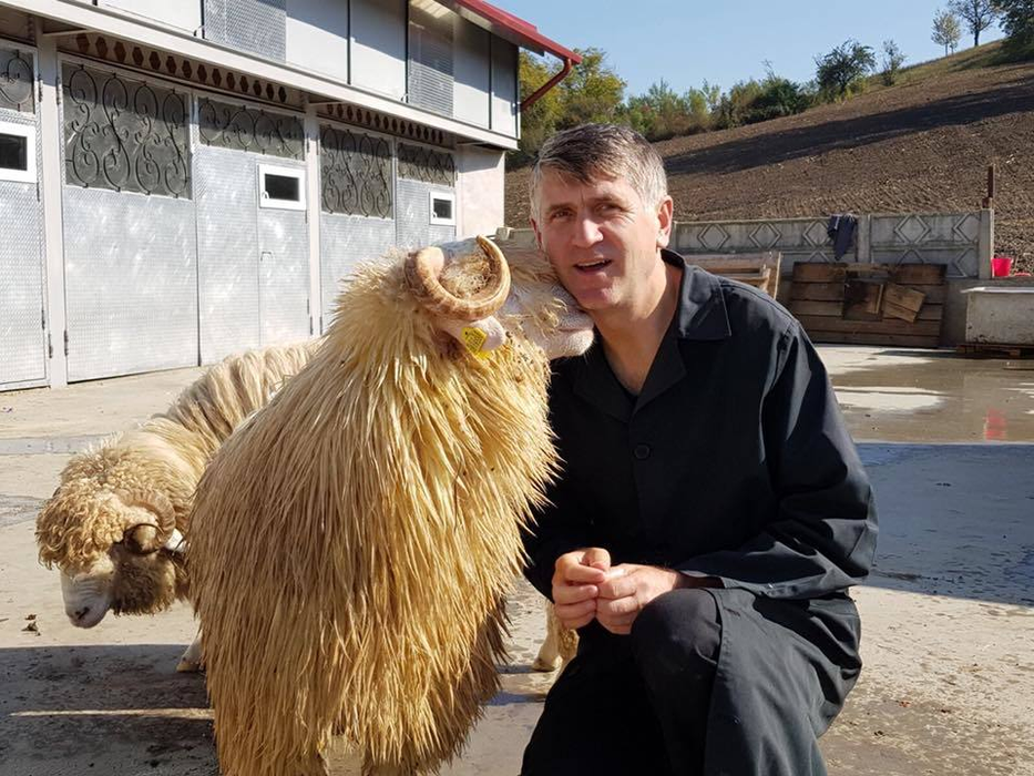 Cu ce se ocupă Cristian Pomohaci după ce a fost exclus din Biserică. Nu, nu este vorba de muzică!