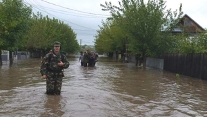 RO Alert - O sută de persoane au fost evacuate în județul Galați, în urma unei viituri. Pompierii intervin de urgență