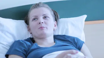 Aflata intr-un scaun cu rotile, o cantareata de muzica populara are nevoie de ajutorul nostru! O putem face cu un simplu SMS!