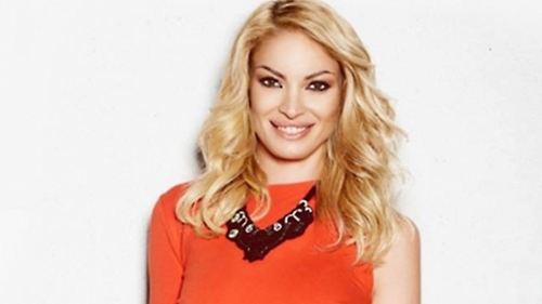 Primele imagini cu Valentina Pelinel insarcinata! Blonda este in culmea fericirii si are niste sani enormi!
