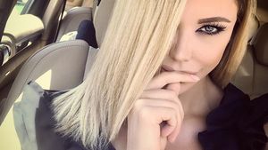 Bianca Drăguşanu şi-a pregătit o colecţie impresionantă de rochii pentru vara asta! Iubita lui Victor Slav întoarce privirile tuturor