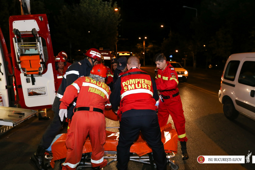 Incendiu într-un bloc din Capitală! O persoană de 79 de ani a murit, iar alta este grav rănită