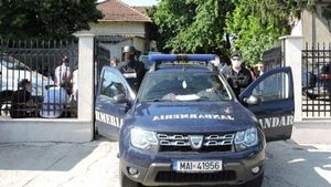 FOTO | Scandal monstru la Fetești! Patru familii, la un pas de măcel