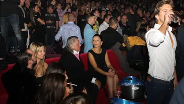 Ilie Nastase si Brigitte Sfat sunt prea cuminti pentru viata de noapte a Capitalei. Cei doi nu par sa se mai distreze la club