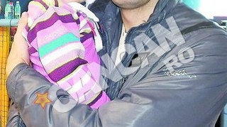 Fostul sot al canotoarei Viorica Susanu si-a vazut fetita dupa luni intregi de asteptare. Vlad Luchian, tatic pentru jumatate de zi