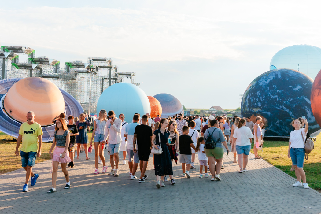 S-a deschis cea mai mare stațiune de entertainment de pe litoral. NIBIRU, prima zi sold out cu 50.000 vizitatorii
