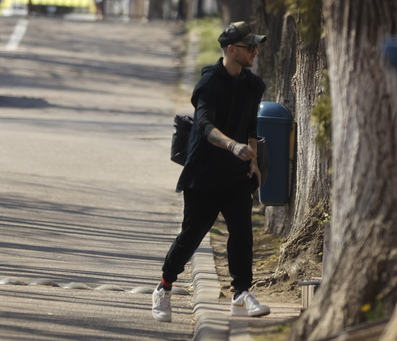 Cătălin Bordea se îndreaptă spre sala de forță (SURSA FOTO: CANCAN.RO)