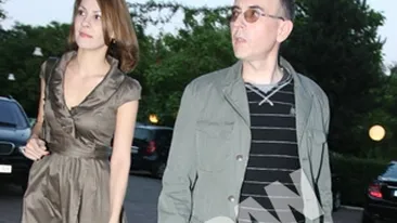 Incredibil! Vezi aici ce a gasit sotia lui Dan Teodorescu in sifonier.  Un musafir surpriza s-a ascuns printre hainele lui