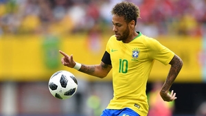 Neymar a fost audiat peste 5 ore în procesul în care este acuzat de viol. Ce a declarat fotbalistul la plecare din secția de poliție