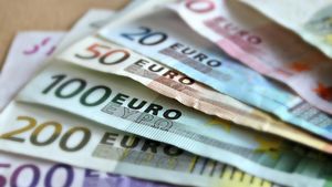 Curs valutar emis de BNR pe 15 august 2022. Câţi lei costă 1 euro de Sfânta Marie