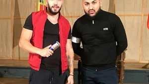 Nu se lasă! Dani Mocanu şi-a făcut un tatuaj-manifest la adresa DIICOT-ului! Ipostaza în care apare manelistul: "E super tare, boss!"