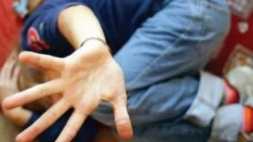 Angajatele unui centru pentru copii abuzați din Galați, acuzate că se bat de față cu cei mici: ”Violență fizică și domestică!”