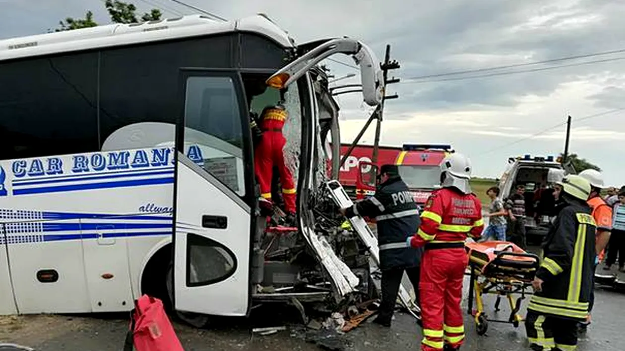A murit unul dintre pasagerii răniți în accidentul de la Arad
