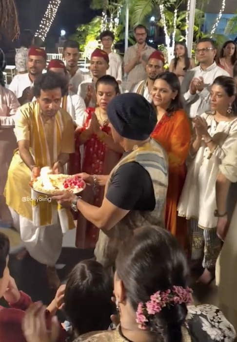 Iulia Vântur și Salman Khan, surprinși împreună la un ritual sacru. Filmarea din India s-a viralizat!