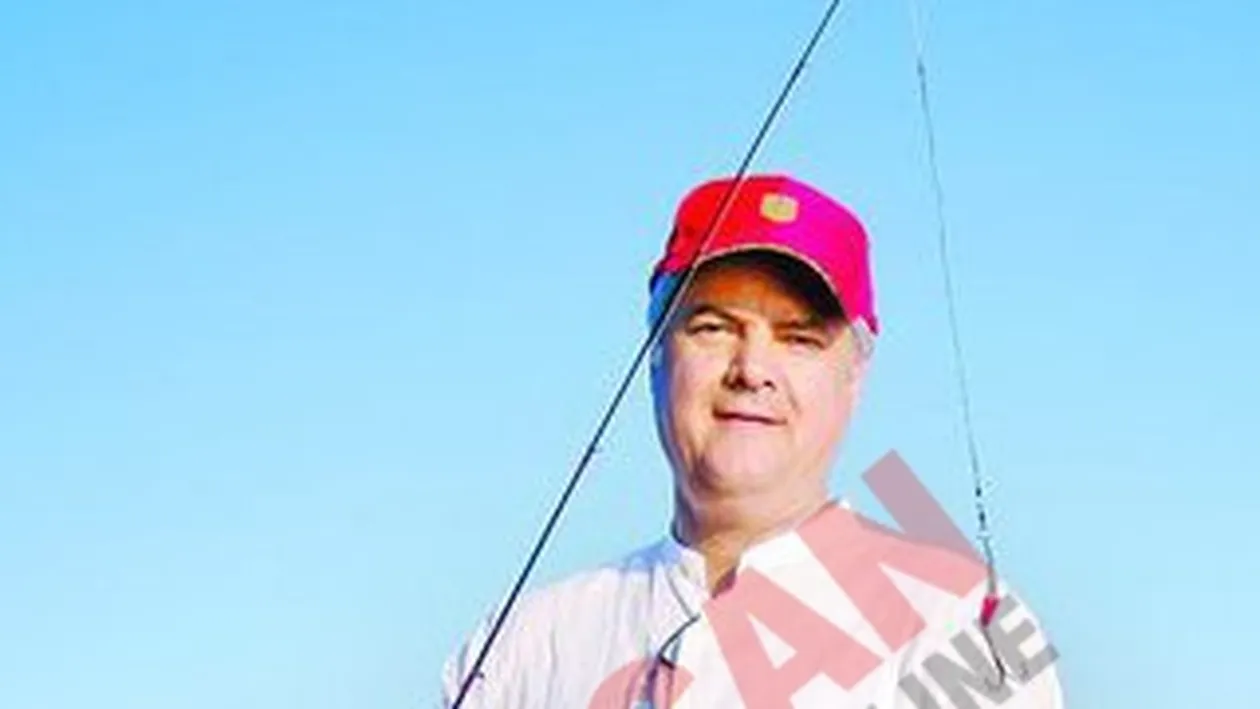 Povesti pescaresti cu fostul premier Adrian Nastase Am prins 20 de stiuci in Delta!