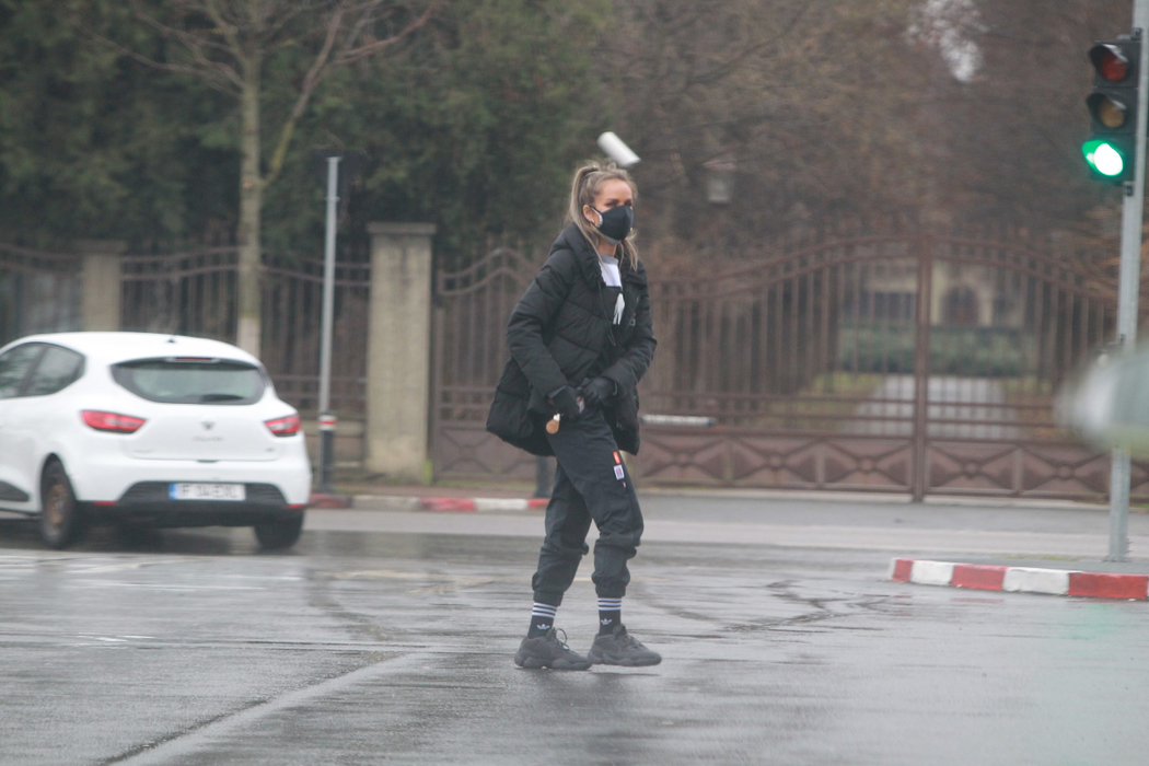 La 42 de ani, Diana Munteanu le dă clasă puștoaicelor