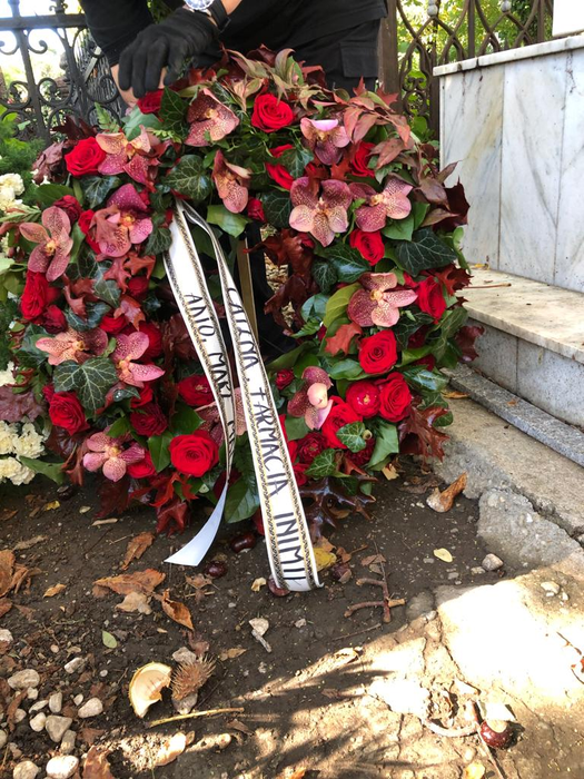 Alexandru Arșinel a fost înmormântat în cimitirul Bellu, duminică, în jurul prânzului. A fost condus pe ultimul drum de peste 200 de oamani (Foto: CANCAN.RO)