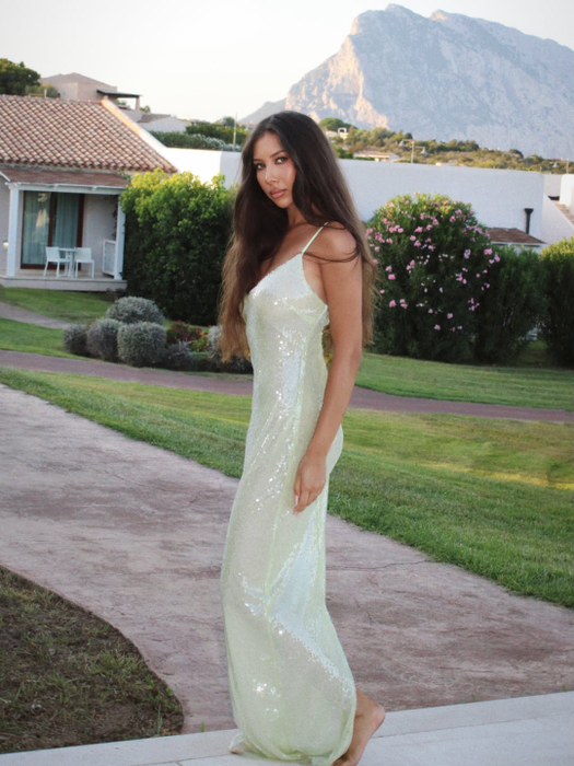 Cine este sora Valentinei, tânăra găsită fără viață într-o valiză. A colaborat cu vedete ca Antonia și Lidia Buble