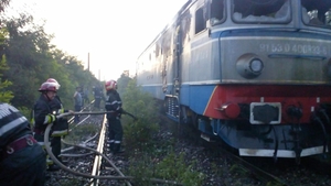 Tren în flăcări, în Prahova! Pompierii intervin cu mai multe autospeciale