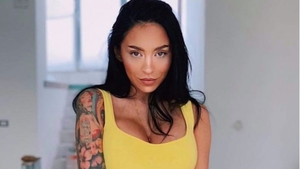 Ruby a luat-o la mișto pe Irina Loghin pentru câteva like-uri pe Tik Tok. A pornit telefonul și a înregistrat-o într-o ipostază ciudată. VIDEO