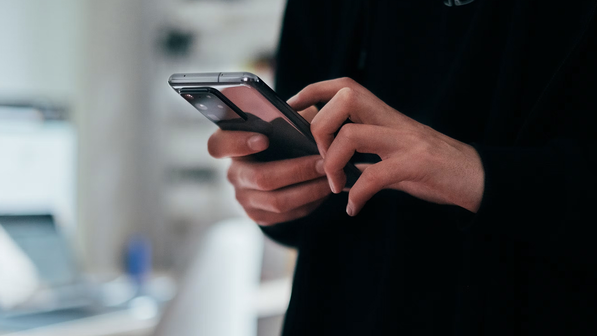 Ți-ai scos telefonul imediat ce te-ai plictisit? Mihail Pautov avertizează asupra obiceiului care ne poate alimenta anxietatea