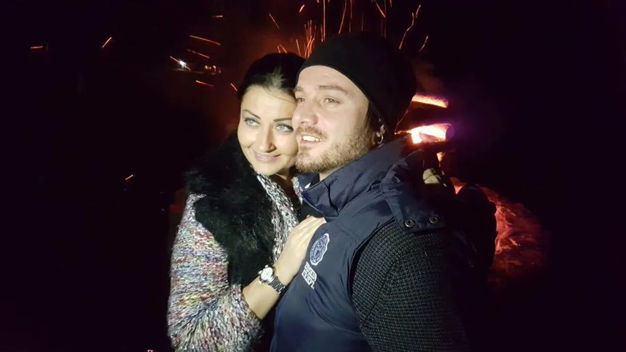 Gabriela Cristea şi Tavi Clonda au pregătit un Crăciun de poveste! Imagini din intimitatea căminului lor