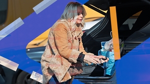 Laura Cosoi, de nerecunoscut! Actriţa s-a transformat radical la jumătate de an, după ce a născut pentru a patra oară!