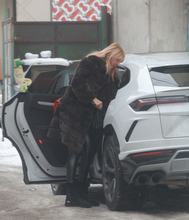 Maya Marcu, apariție de senzație la volanul unui Lamborghini Urus de 350.000 €