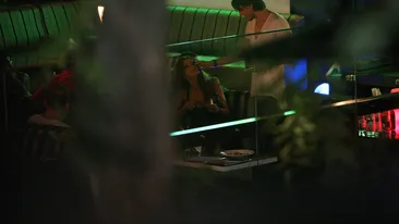 Face ce face si tot la Olaroiu se intoarce. Bianca Dragusanu a mers in Dubai la cel care o consoleaza dupa despartirile de Cristea