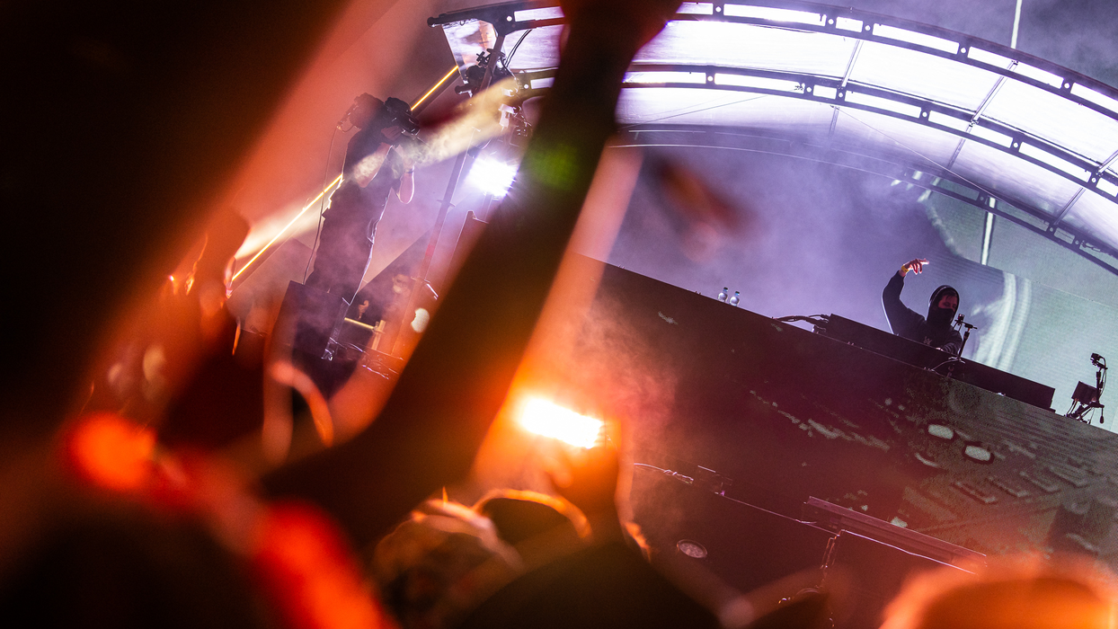 Alan Walker va susține cel mai exclusivist DJ-set în Rave Plane la SAGA Festival 2023