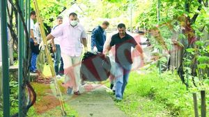 "Am carat cadavrele dupa mine, la politie"