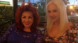 Din ce face bani Alexandra Harra, fiica faimoasei prezicătoare. Tânăra i-a dăruit mamei sale, Carmen, o nepoată superbă