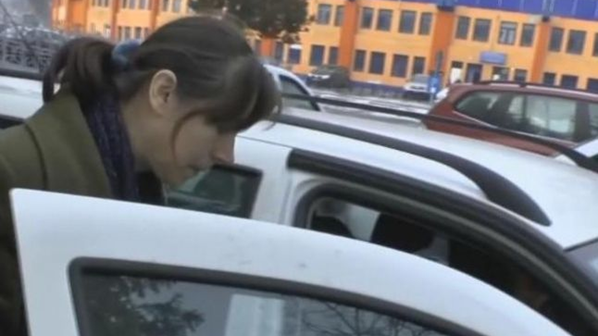 Profesoara care a făcut amor cu elevul sinucigaş a fost condamnată! Soţie de preot, femeia nu nu are voie să...