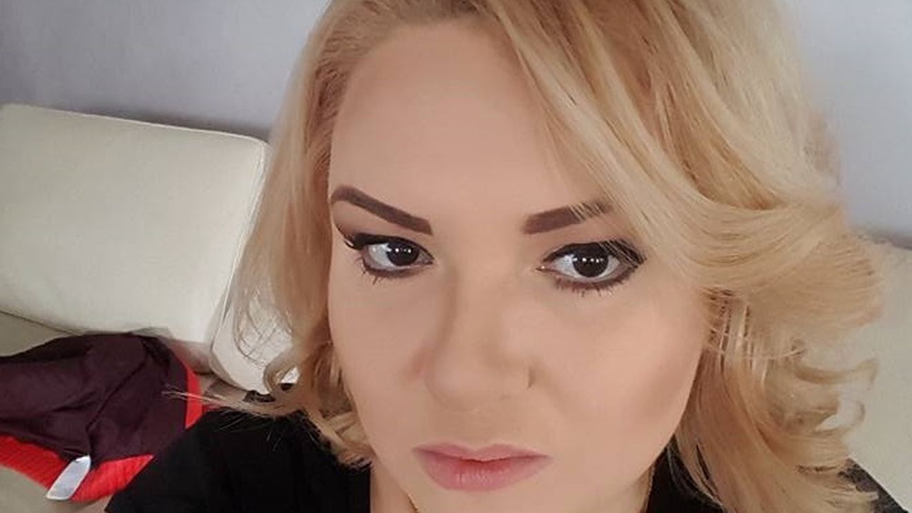 A slăbit şi acum e tare mândră de cum arată! Viorica de la Clejani şi-a surprins prietenii cu un selfie de sărbătoare