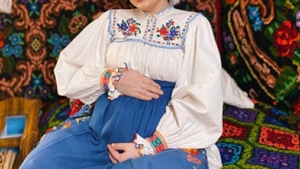 O celebră artistă de muzică populară de la noi a născut. Prima imagine cu vedeta și bebelușul