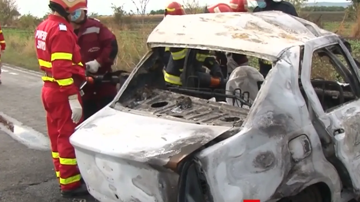 Accident grav în Mizil! Un tânăr de 23 de ani a murit carbonizat. Mașina în care se afla s-a izbit de un TIR