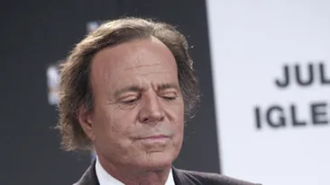 Sfarsitul unei epoci. Julio Iglesias s-a pensionat! Vezi imagini de la ultima lui aparitie publica