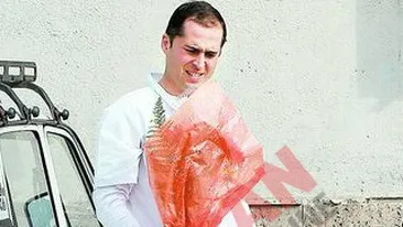 Dinu Maxer: Sa i-l dau, sa nu i-l dau...