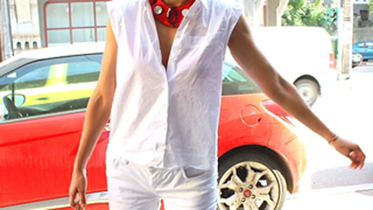 Uite ce cadouri primeste Dana Rogoz de la cititorii blogului ei